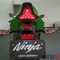 Galleri foto GALERI: Lebih Dekat dengan Kawasaki Ninja ZX-25R 2021