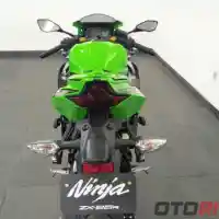 Galleri foto GALERI: Lebih Dekat dengan Kawasaki Ninja ZX-25R 2021