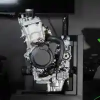 Galleri foto GALERI: Kawasaki Ninja ZX-25R (13 Foto)