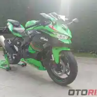 Galleri foto GALERI: Kawasaki Ninja ZX-4RR, Beda Tipis Dari ZX-25RR