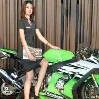 Galleri foto Galeri Foto : Booth Kawasaki di GIIAS 2015