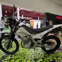 Galleri foto FOTO: Kawasaki KLX230 Sherpa Tampil Lebih Tangguh dengan Fitur Baru