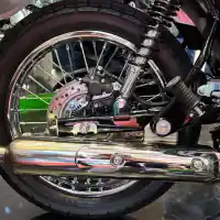 Galleri foto Tetap Tenang! Ini Tips Aman Berkendara di Kemacetan dengan Sepeda Motor