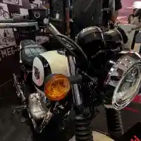 Galleri foto Tetap Tenang! Ini Tips Aman Berkendara di Kemacetan dengan Sepeda Motor