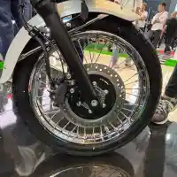 Galleri foto Tetap Tenang! Ini Tips Aman Berkendara di Kemacetan dengan Sepeda Motor