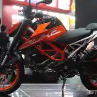 Galleri foto Komparasi Spek KTM Duke 250 VS Duke 390, Ini Perbedaannya Galleri foto Komparasi Spek KTM Duke 250 VS Duke 390, Ini Perbedaannya