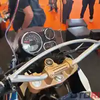 Galleri foto Inspirasi Kustom Royal Enfield Himalayan, 50% Masih Original!