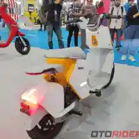 Galleri foto GALERI: Desain Modern, Intip Lebih Dekat Tampilan Kymco Mo One