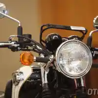 Galleri foto Galeri: Kawasaki W800, Asyik Bergaya Klasik 