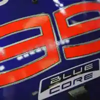 Galleri foto Logo BLUE CORE Nempel di Tunggangan Rossi dan Lorenzo
