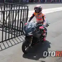 Galleri foto Galeri Foto: Marc Marquez Rayakan Gelar Juara Dunia di Indonesia 