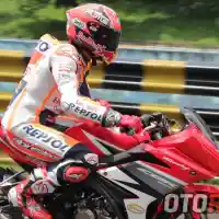 Galleri foto Galeri Foto: Marc Marquez Rayakan Gelar Juara Dunia di Indonesia 