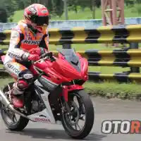 Galleri foto Galeri Foto: Marc Marquez Rayakan Gelar Juara Dunia di Indonesia 
