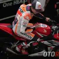 Galleri foto Galeri Foto: Marc Marquez Rayakan Gelar Juara Dunia di Indonesia 