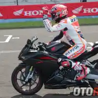 Galleri foto Galeri Foto: Marc Marquez Rayakan Gelar Juara Dunia di Indonesia 
