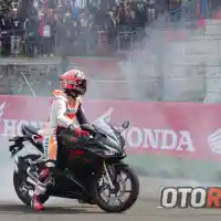 Galleri foto Galeri Foto: Marc Marquez Rayakan Gelar Juara Dunia di Indonesia 