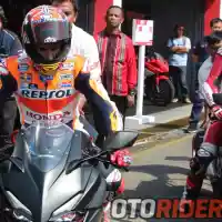 Galleri foto Galeri Foto: Marc Marquez Rayakan Gelar Juara Dunia di Indonesia 