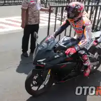 Galleri foto Galeri Foto: Marc Marquez Rayakan Gelar Juara Dunia di Indonesia 