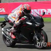 Galleri foto Galeri Foto: Marc Marquez Rayakan Gelar Juara Dunia di Indonesia 