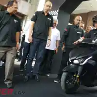 Galleri foto Saat Pak Menteri Jajal Skuter Listrik Dalam Negeri