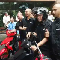 Galleri foto Saat Pak Menteri Jajal Skuter Listrik Dalam Negeri