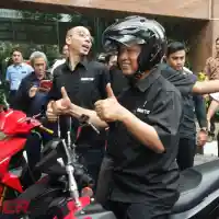 Galleri foto Saat Pak Menteri Jajal Skuter Listrik Dalam Negeri