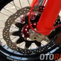 Galleri foto Modifikasi Honda CRF450, Ubahan Ringan Bahan Latihan