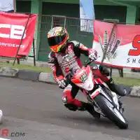 Galleri foto Modifikasi Honda Sonic 150R, Tunggangan Jawara Indoprix