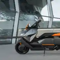 Galleri foto GALERI: Skuter Listrik Futuristis BMW CE 04