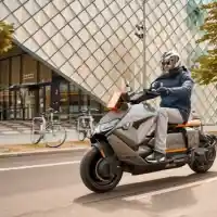 Galleri foto GALERI: Skuter Listrik Futuristis BMW CE 04