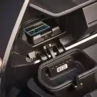 Galleri foto GALERI: Skuter Listrik Futuristis BMW CE 04