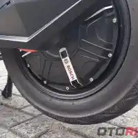 Galleri foto GALERI: Motor Listrik Polytron Evo Electric, Punya Fitur Radio