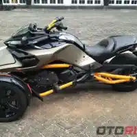 Galleri foto GALERI: Can-Am Spyder, Motor Roda Tiga Bermesin 1.300 cc Galleri foto GALERI: Can-Am Spyder, Motor Roda Tiga Bermesin 1.300 cc