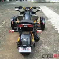 Galleri foto GALERI: Can-Am Spyder, Motor Roda Tiga Bermesin 1.300 cc Galleri foto GALERI: Can-Am Spyder, Motor Roda Tiga Bermesin 1.300 cc