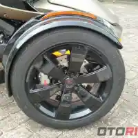 Galleri foto GALERI: Can-Am Spyder, Motor Roda Tiga Bermesin 1.300 cc Galleri foto GALERI: Can-Am Spyder, Motor Roda Tiga Bermesin 1.300 cc