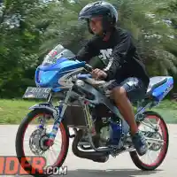 Galleri foto Modifikasi Kawasaki Ninja R 2011, Gaya Street Racing Klimis