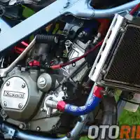 Galleri foto Modifikasi Kawasaki Ninja R 2011, Gaya Street Racing Klimis