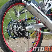 Galleri foto Modifikasi Kawasaki Ninja R 2011, Gaya Street Racing Klimis