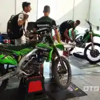 Galleri foto Hebohnya Kejuaraan Motocross Dunia MXGP Di Semarang, Beginilah Suasana Paddock Pembalap