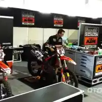 Galleri foto Hebohnya Kejuaraan Motocross Dunia MXGP Di Semarang, Beginilah Suasana Paddock Pembalap