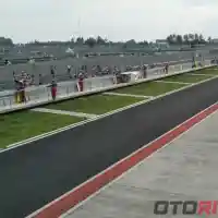 Galleri foto GALERI: Intip Paddock Tim WSBK 2021 dan Trek Sirkuit Mandalika Galleri foto GALERI: Intip Paddock Tim WSBK 2021 dan Trek Sirkuit Mandalika