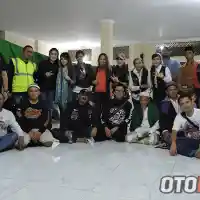 Galleri foto Pirate Bikers Club dan Women on Wheels Baksos ke Parung