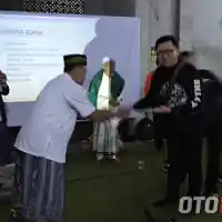 Galleri foto Pirate Bikers Club dan Women on Wheels Baksos ke Parung