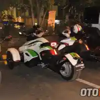 Galleri foto Pirate Bikers Club dan Women on Wheels Baksos ke Parung