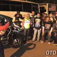 Galleri foto Pirate Bikers Club dan Women on Wheels Baksos ke Parung