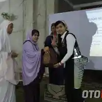 Galleri foto Pirate Bikers Club dan Women on Wheels Baksos ke Parung