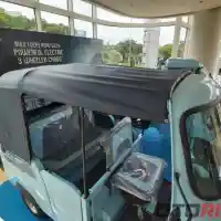 Galleri foto GALERI: Motor Listrik Roda Tiga Tampilan Bajaj Piaggio Ape E-City Galleri foto GALERI: Motor Listrik Roda Tiga Tampilan Bajaj Piaggio Ape E-City