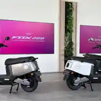 Galleri foto FOTO: Polytron Fox 200, Motor Listrik Rp 11,5 Juta untuk Perempuan Aktif