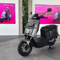 Galleri foto FOTO: Polytron Fox 200, Motor Listrik Rp 11,5 Juta untuk Perempuan Aktif
