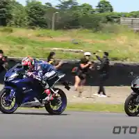 Galleri foto Galeri Foto: Launching Yamaha All New R15 Plus, Aksi Maverick Vinales di Sentul